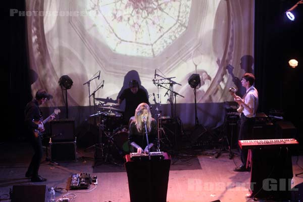 STILL CORNERS - 2012-03-26 - PARIS - Divan du Monde - 